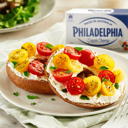 CREAM CHEESE AND TOMATO BAGEL