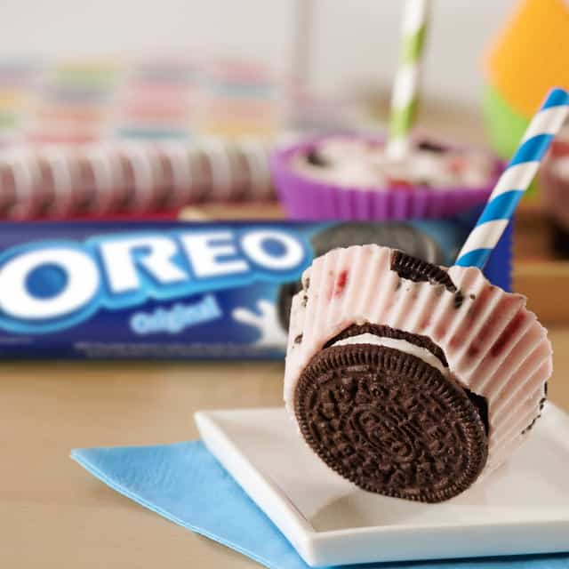 OREO STRAWBERRY YOGURT POPS