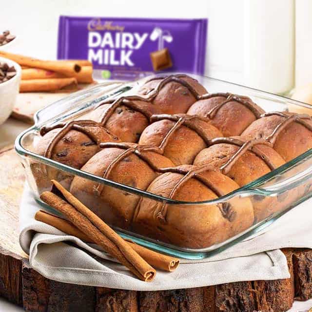 CHOCOLATE HOT CROSS BUNS 
