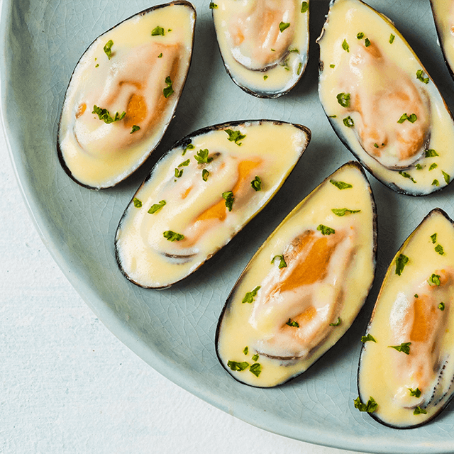CHEESY BAKED TAHONG