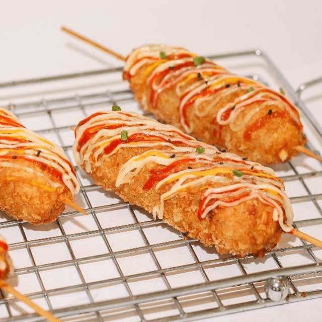 KOREAN CHEESY CORNDOG