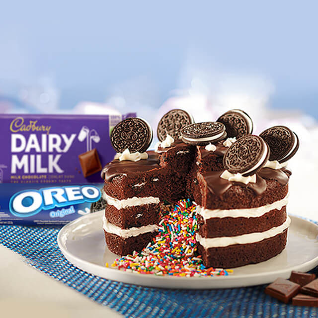SPRINKLE SURPRISE OREO CAKE